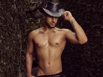 Livejasmin Free Porn Cam of ThiagoScoth